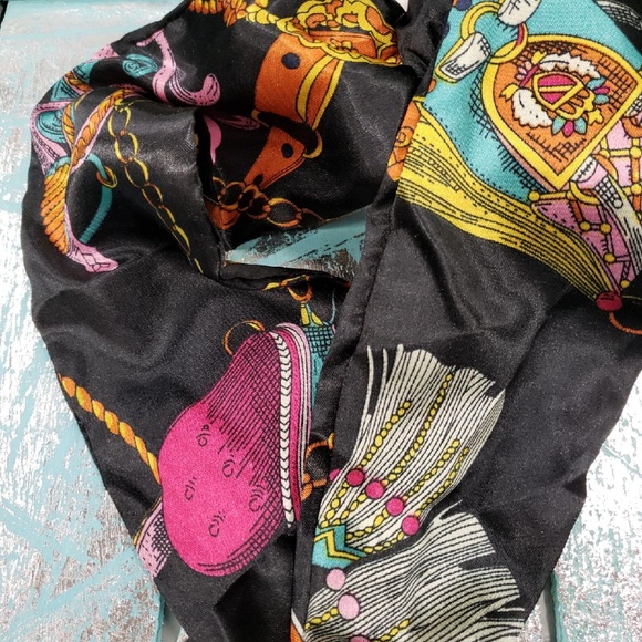 Holiday Special! Jessica Simpson Bun Hair Accessory - Picture 4 of 4